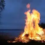 6 Lezioni di Vita che Puoi Imparare Camminando sul Fuoco