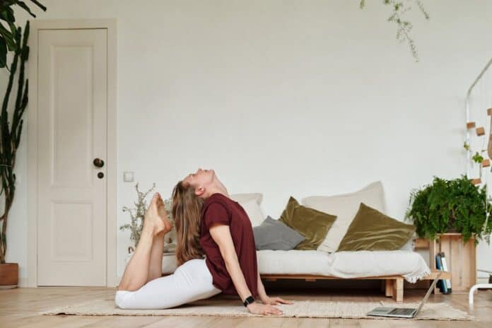 Oltre le Posizioni Yoga: La Vera Pratica che Stiamo Ignorando