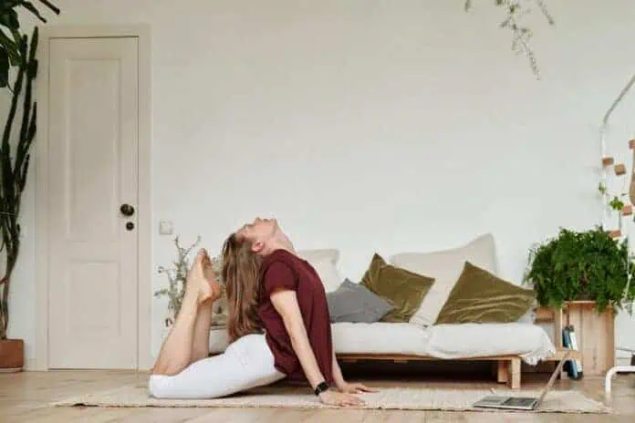 Oltre le Posizioni Yoga: La Vera Pratica che Stiamo Ignorando