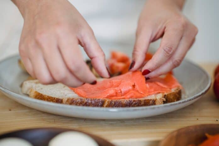 Non acquistare salmone affumicato prima di leggere questi dati su 12 marche!