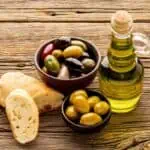 Olio di oliva: scopri i segreti di un alleato naturale per salute e benessere
